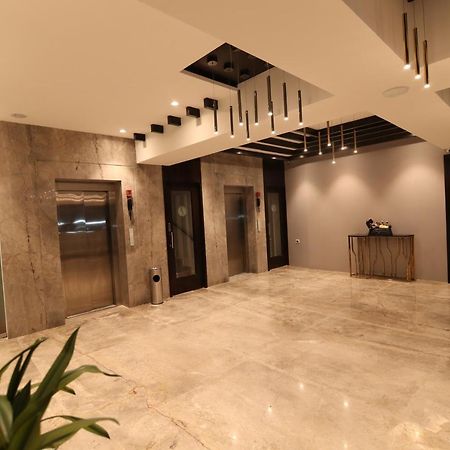 Sri Sri Sri Hotel Khammam Kültér fotó